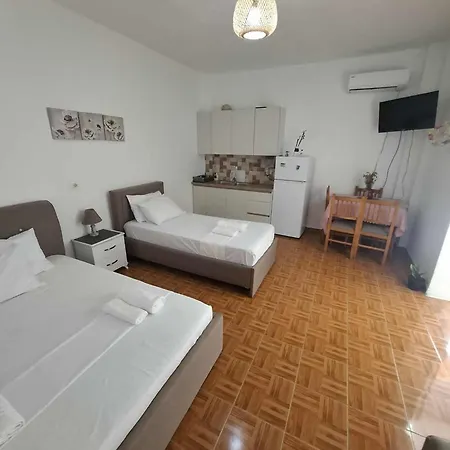 Nardi Guesthouse Ksamil Exterior photo